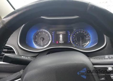 2015 Chrysler 200 Limited z USA, uszkodzony, nr VIN 1C3CCCAB7FN671252